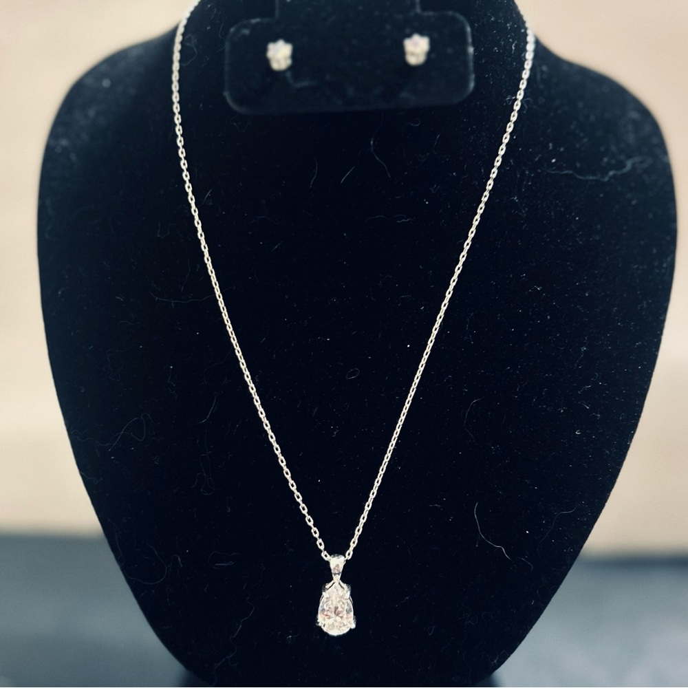 Elegant Silvertone Pendant & Chain with Pear Cut Rhinestone & Matching Earrings